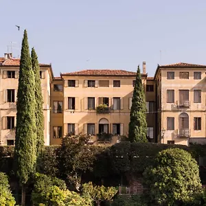 https://le-33-bassano-del-grappa.hotelinveneto.com