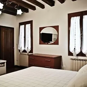  Apartment Grazioso E Italy